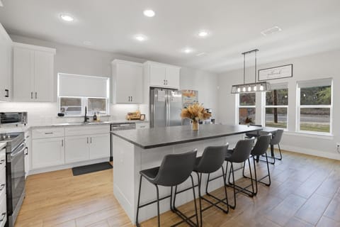 House, Multiple Beds, Garden View (1232 Diamondhead Dr) | Private kitchen