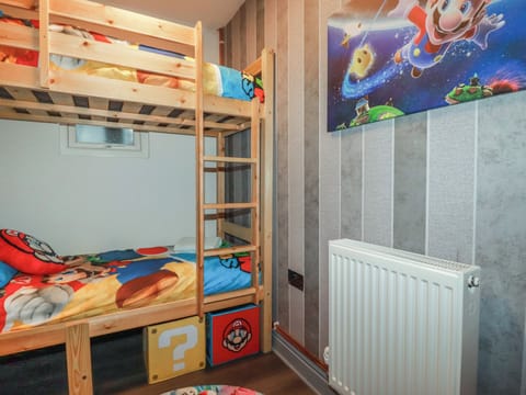 Cottage | 3 bedrooms, WiFi (free), individually decorated, individually furnished