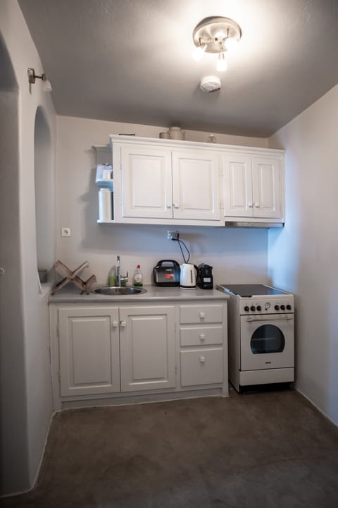 Villa, Ensuite, Sea View (Alafouzou) | Shared kitchen