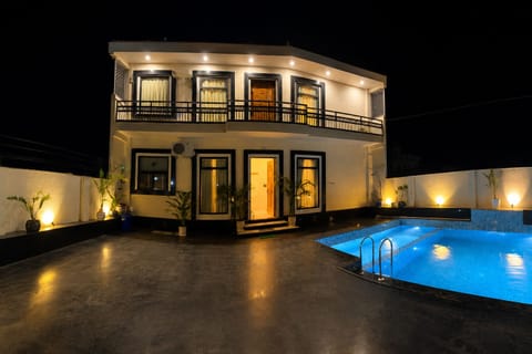 15 outdoor pools