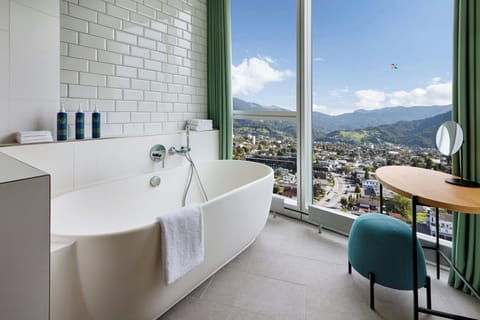 Suite, 1 Bedroom, Mountain View | Bathroom | Free toiletries, hair dryer, bathrobes, towels