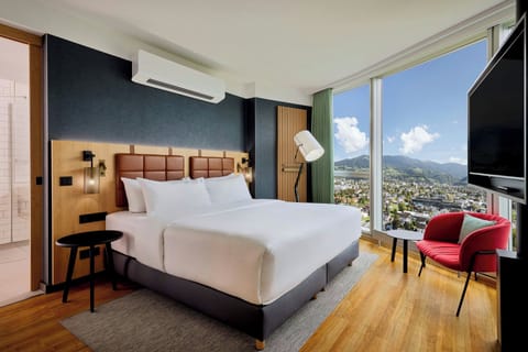 Suite, 1 Bedroom, Mountain View | Hypo-allergenic bedding, in-room safe, desk, iron/ironing board