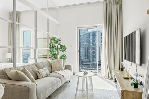 Apartment, Balcony, Courtyard View | Living area