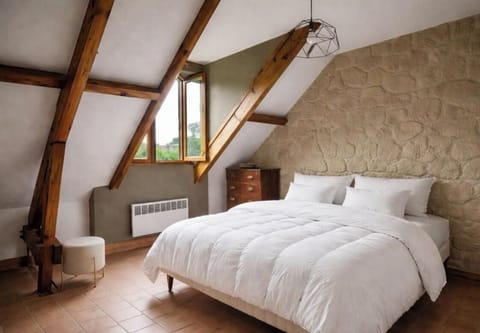 Family House, Garden View | Blackout drapes, iron/ironing board, WiFi (free)