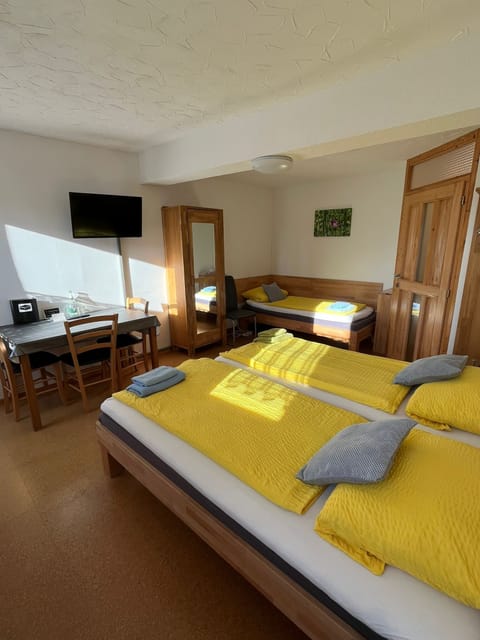 Comfort Triple Room | Blackout drapes, soundproofing, WiFi (free)