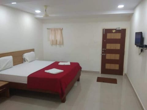 Standard Double Room | Iron/ironing board (on request), WiFi (free)