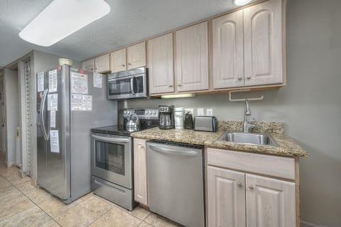Classic Condo, 1 Bedroom, Oceanfront (III-855) | Private kitchen | Fridge, microwave, stovetop, dishwasher