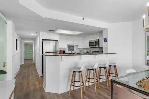 Condo, 3 Bedrooms, Ocean View (1802) | Private kitchen | Fridge, microwave, oven, stovetop