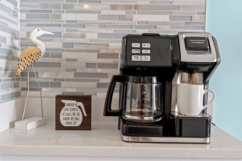 Condo, 1 Bedroom, Balcony, Oceanfront (1713) | Private kitchen | Full-size fridge, microwave, oven, stovetop