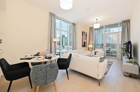 Apartment, Balcony, Canal View | Living area