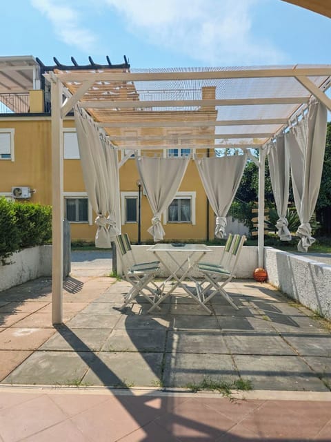 Apartment, Pool View | Outdoor dining