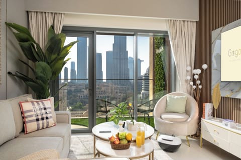 Luxury Apartment, Balcony, City View | Living area