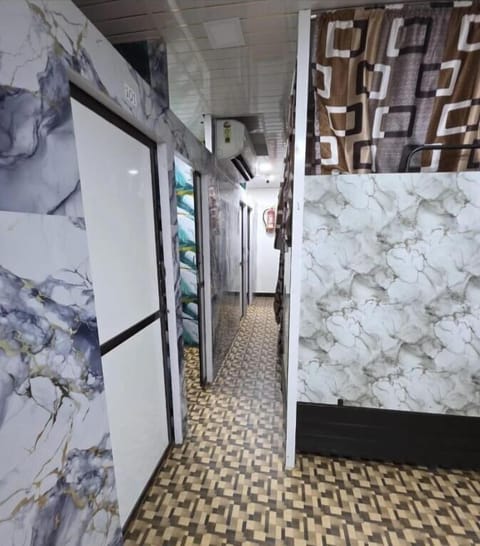 Single Room | Interior