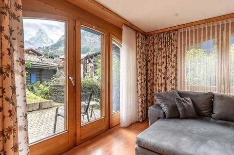 Apartment, Mountain View | Living area