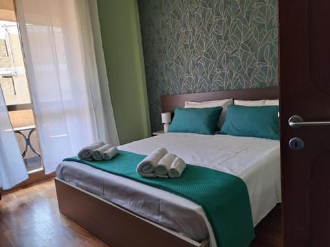 Quadruple Room, Balcony, City View | Soundproofing, WiFi (free)