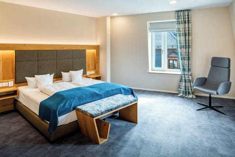 Superior Suite | In-room safe, desk, laptop workspace, WiFi (free)