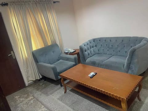 Executive Suite | Living area