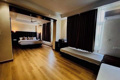 Deluxe Double or Twin Room, City View | WiFi (free)