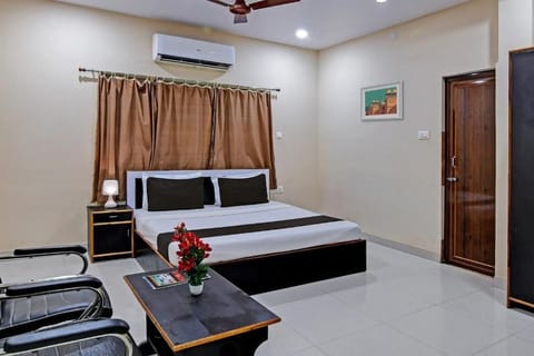 Deluxe Triple Room | Desk, laptop workspace, WiFi (free)