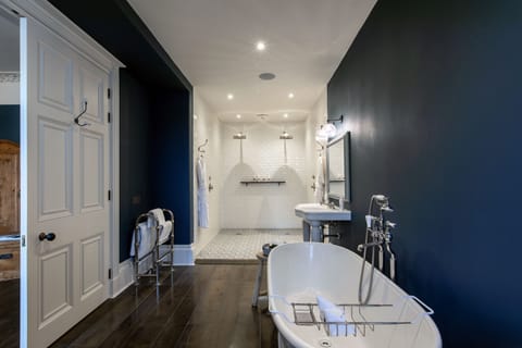 Signature Double Room | Bathroom | Free toiletries, hair dryer, bathrobes, slippers