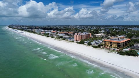 Condo, 1 King Bed (Shalimar 302) | Beach