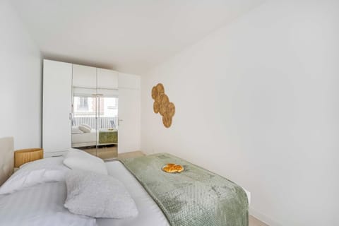 Apartment | 1 bedroom, laptop workspace, iron/ironing board, bed sheets