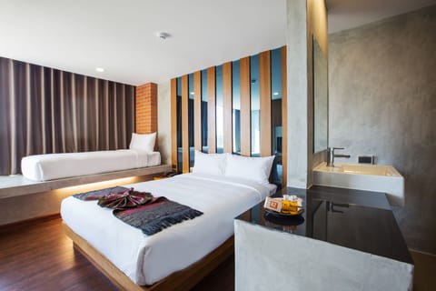 Junior Suite | Blackout drapes, free WiFi, bed sheets