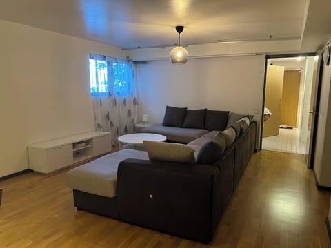 Apartment, 2 Bedrooms, Accessible | Living room