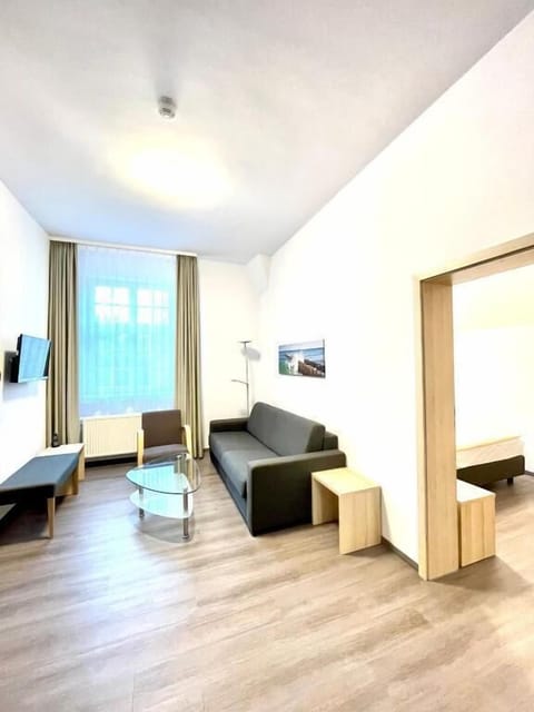 Family Suite, Non Smoking | Living area