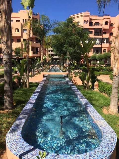5 outdoor pools, open 8:00 AM to 8:00 PM, sun loungers
