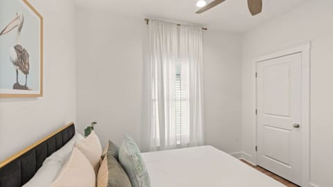 House (6 Bedrooms) | Interior