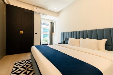 Luxury Double Room, City View | WiFi (free), bed sheets