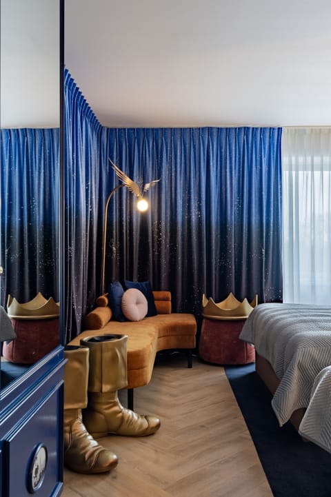 Premium Room max. 4 persons (with unlimited amusement park access) | In-room safe, cribs/infant beds, free WiFi, bed sheets