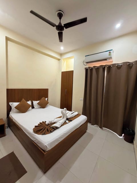 Superior Double Room, Balcony, City View | WiFi (free)