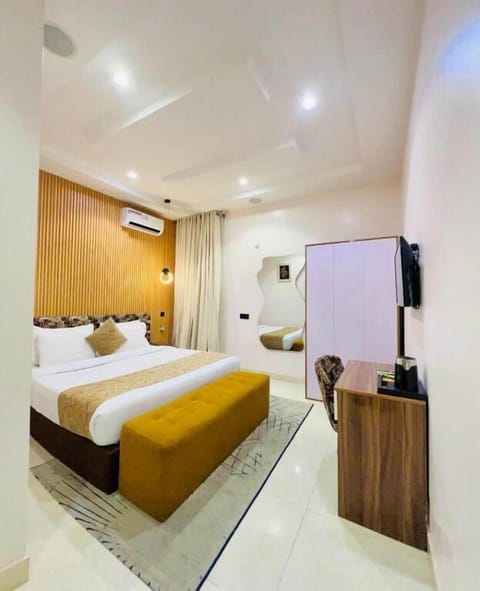 Standard Single Room, Non Smoking, Air conditioning | Premium bedding, down comforters, in-room safe, desk