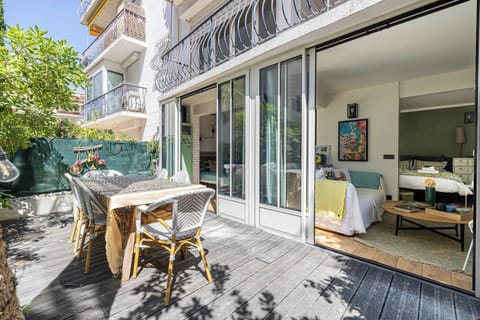 Apartment | Outdoor dining