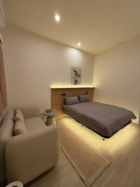 Classic Double or Twin Room, Patio | Laptop workspace, WiFi (free)