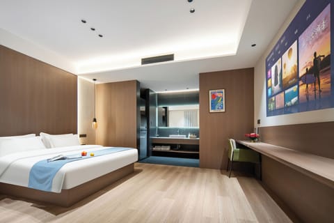 Basic Single Room | Desk, laptop workspace, WiFi (free)