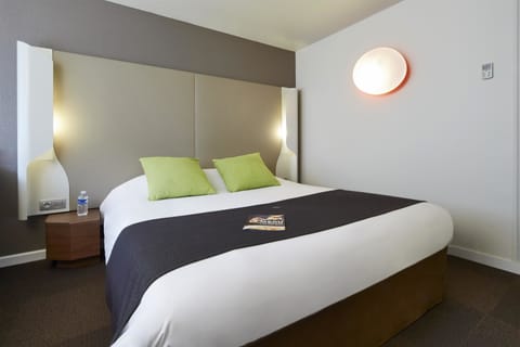 Standard Room, 1 Double Bed | Premium bedding, desk, laptop workspace, blackout drapes