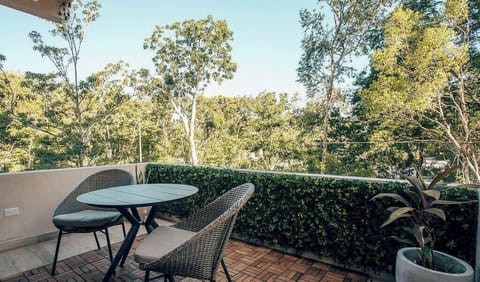 Apartment | Outdoor dining