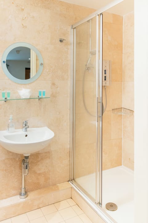 Family Double Room, Connecting Rooms | Bathroom | Shower, hair dryer, towels, soap