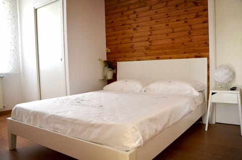 Deluxe Double or Twin Room, 1 Double Bed | Desk, blackout drapes, soundproofing, free WiFi