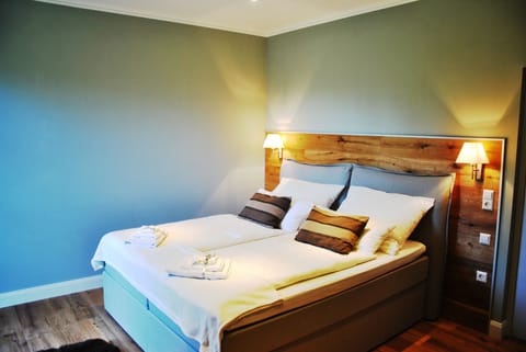 Superior Double Room, 1 Bedroom, Patio, Garden View | 1 bedroom, premium bedding, minibar, desk