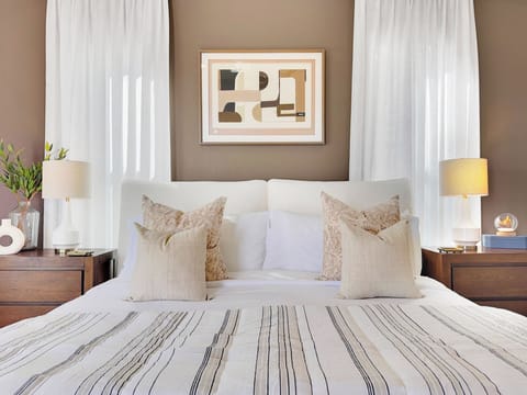 House, Multiple Beds, Pool View (Golden Eagle Fountain Hills) | 3 bedrooms, individually decorated, individually furnished, bed sheets
