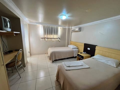 Standard Twin Room, Non Smoking, Private Bathroom | Desk, laptop workspace, WiFi (free)
