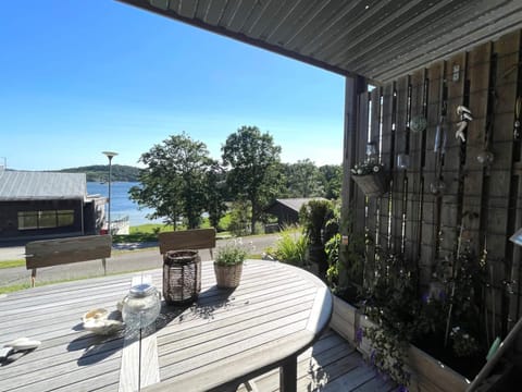 House | Outdoor dining
