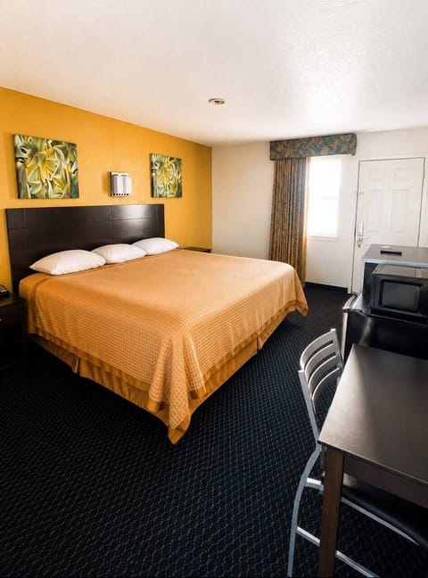Deluxe Single Room, Balcony, Ocean View | In-room safe, blackout drapes, iron/ironing board, WiFi (free)