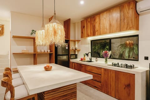 Comfort Villa, Partial Ocean View | Private kitchen | Full-size fridge, microwave, oven, stovetop