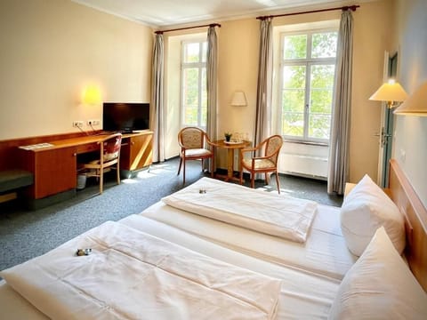 Superior Double Room, Park View | In-room safe, desk, laptop workspace, WiFi (free)