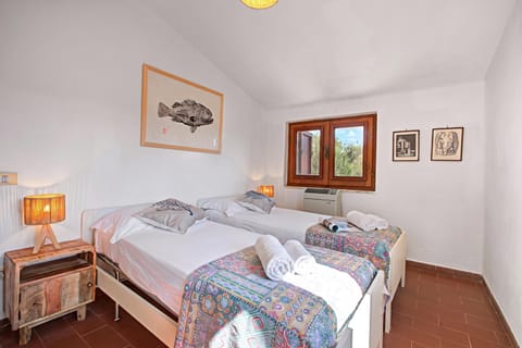 Family House, 3 Bedrooms, 2 Bathrooms (Villa Janela Escape & Retreat, 30m) | 3 bedrooms
